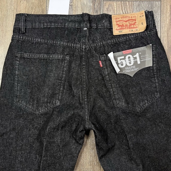 Levis 501 Denim Jeans Size 36x32 Black Button Fly Straight Leg NWT - Picture 4 of 9